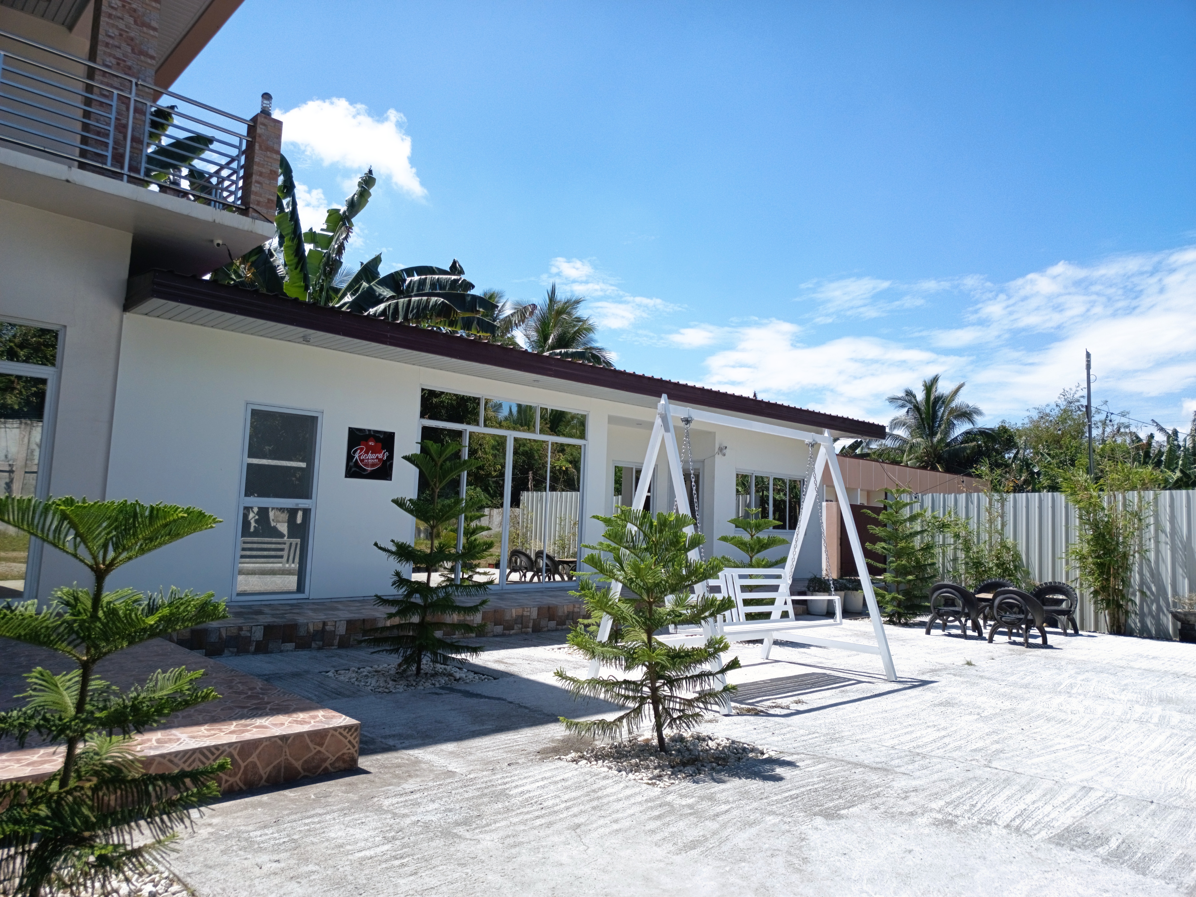 Richard's Hotel exterior